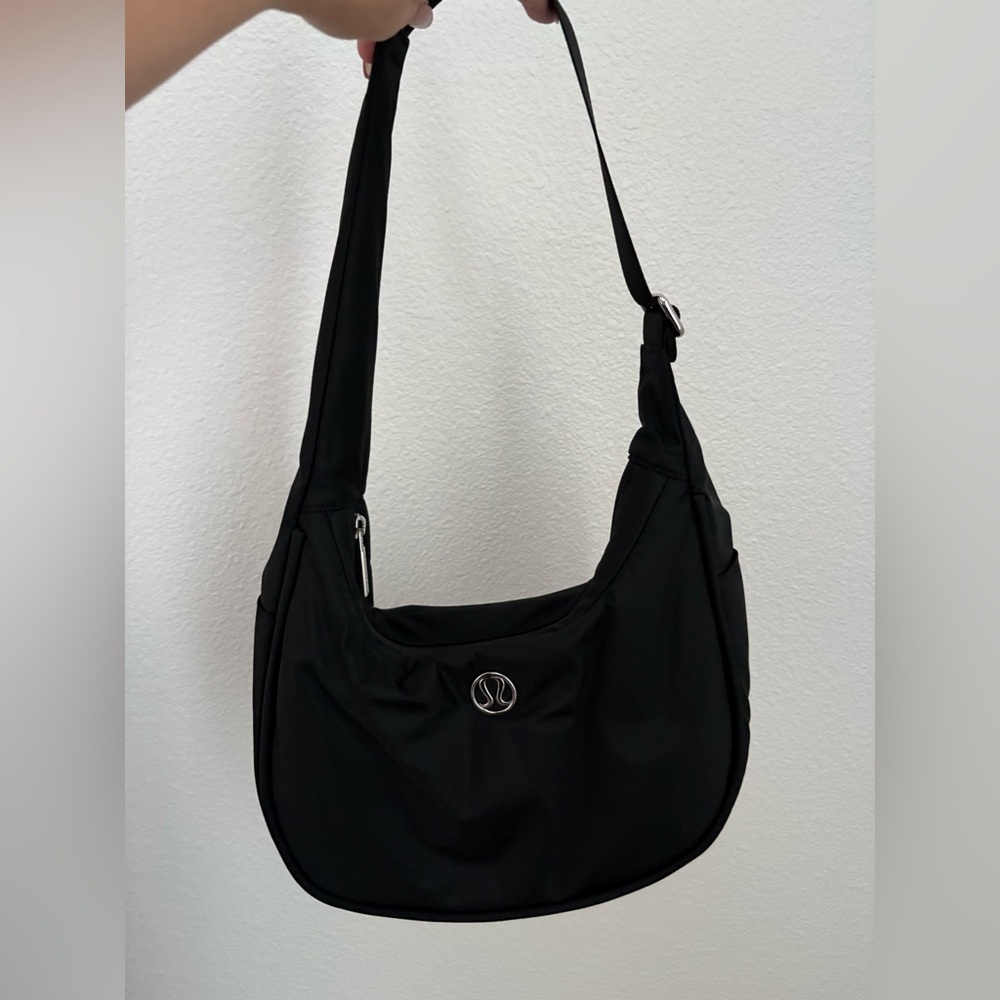 COPY - Lululemon black shoulder bag